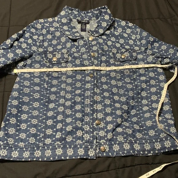 Denim&Co ~ Blue and White Patterned Jacket (XL) - Picture 5 of 14